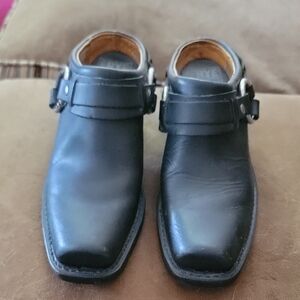 Black Leather Women's Frye Shoes